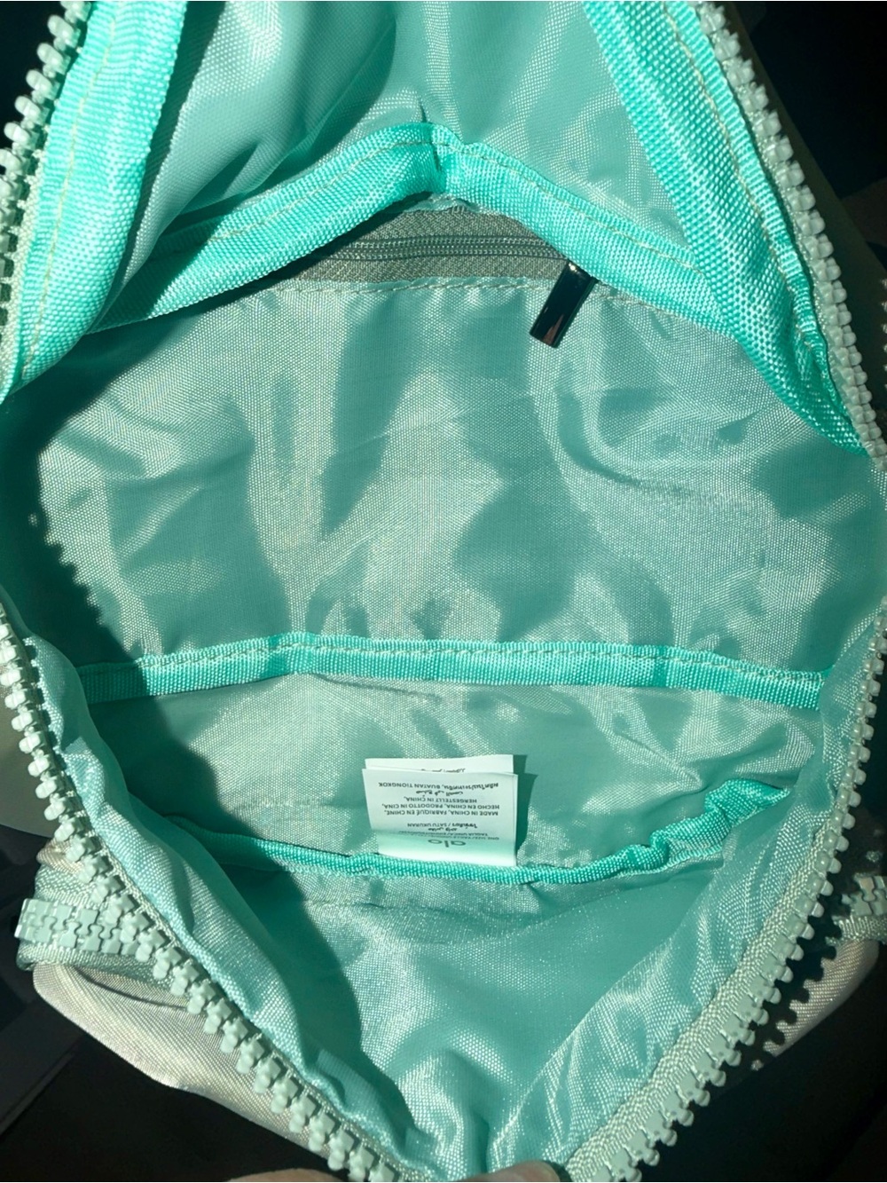 ALO Yoga Light Green Belt Bag / Fanny Pack - Picture 6 of 16